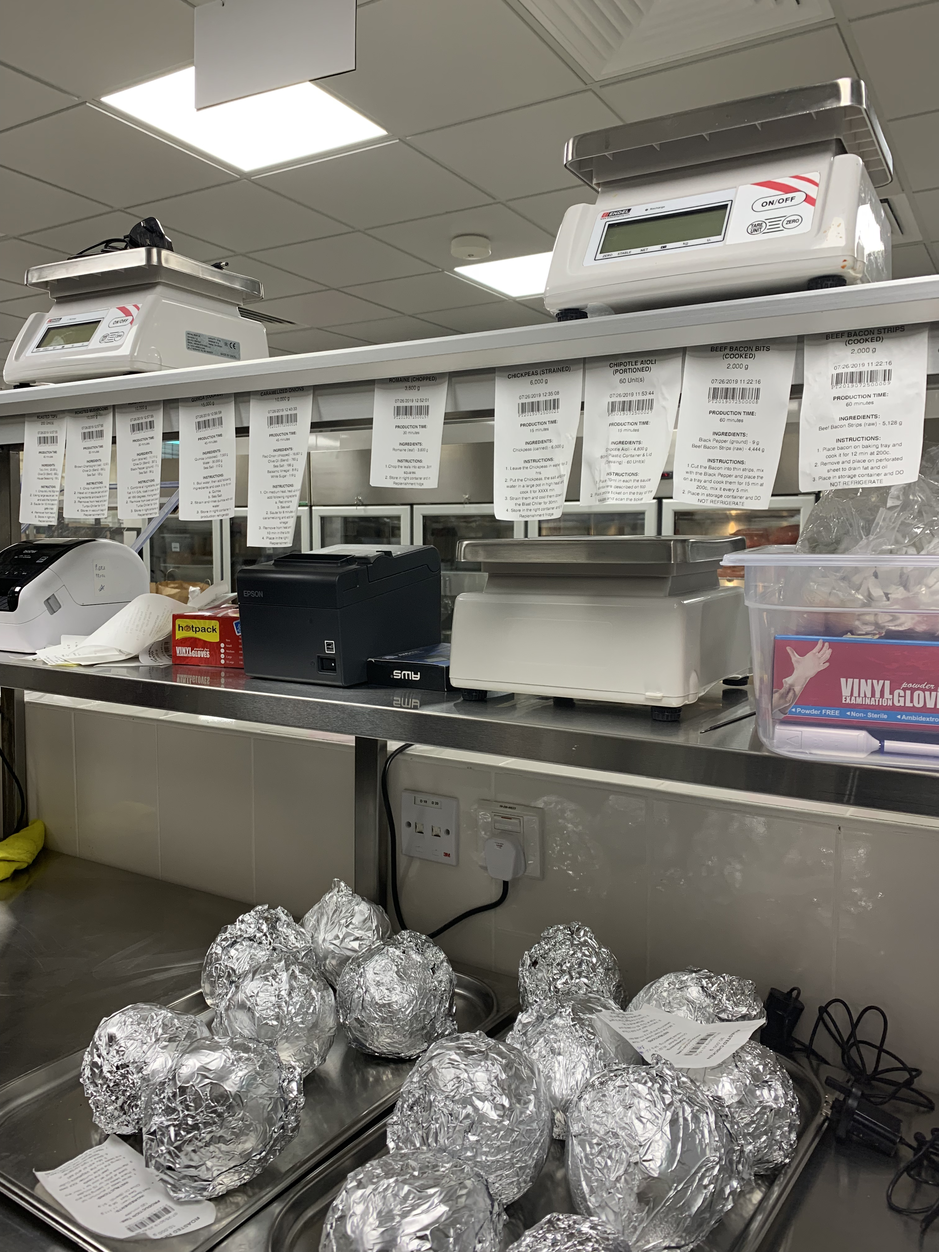 Station de commandes avec imprimantes de tickets connectées à Odoo